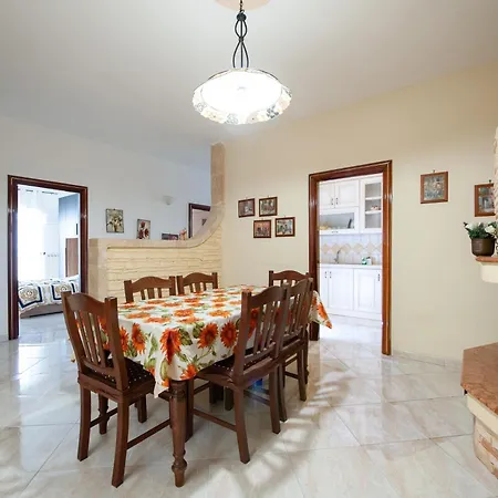 Queen In Apartman Manduria